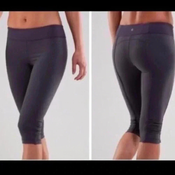 Lululemon Capri size 8 (used good) - Picture 1 of 9